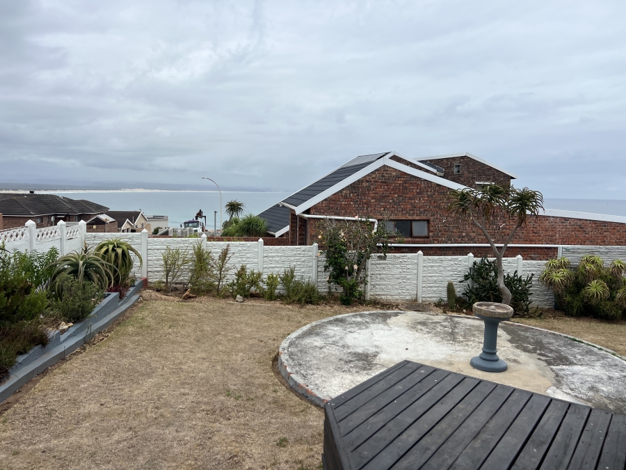 2 Bedroom Property for Sale in Wavecrest Eastern Cape